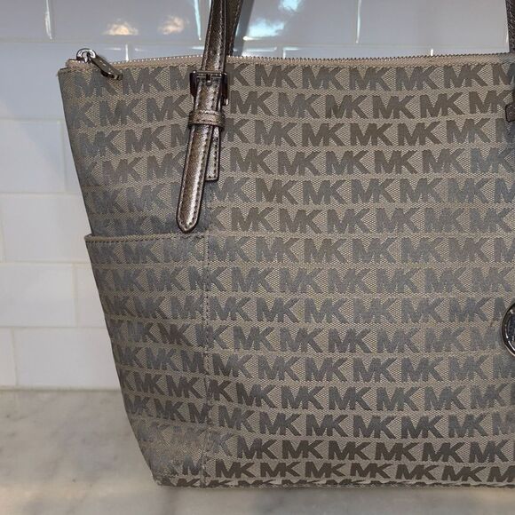 Michael Kors Bag Purse Handbag Pocketbook Charlotte Signature Jet Set Tote Bag - Picture 2 of 16